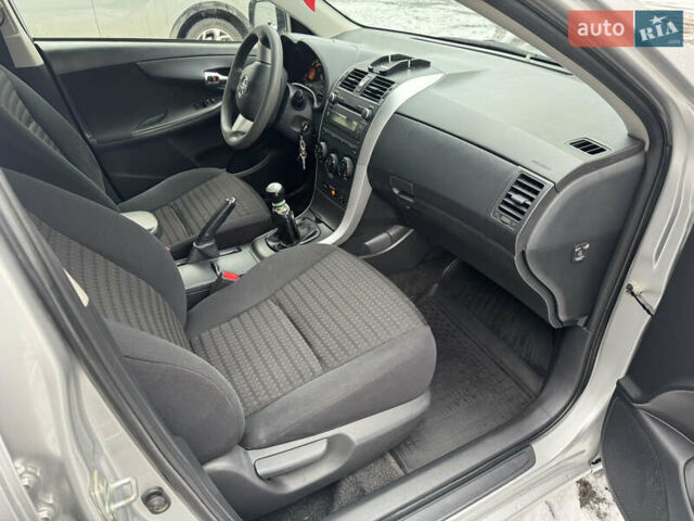 Серый Тойота Королла, объемом двигателя 1.33 л и пробегом 297 тыс. км за 5800 $, фото 8 на Automoto.ua
