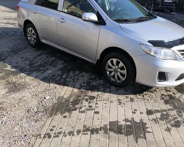 Сірий Тойота Королла, об'ємом двигуна 1.33 л та пробігом 250 тис. км за 6000 $, фото 5 на Automoto.ua