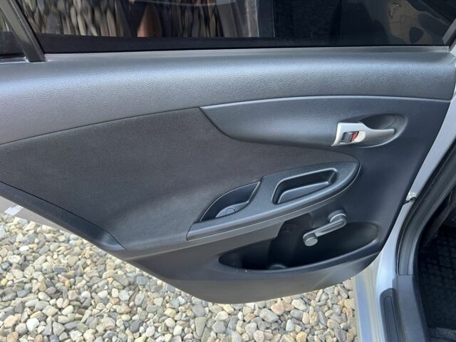 Серый Тойота Королла, объемом двигателя 1.3 л и пробегом 203 тыс. км за 6299 $, фото 14 на Automoto.ua