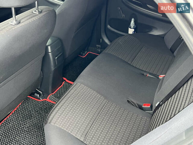 Серый Тойота Королла, объемом двигателя 1.6 л и пробегом 179 тыс. км за 8999 $, фото 12 на Automoto.ua