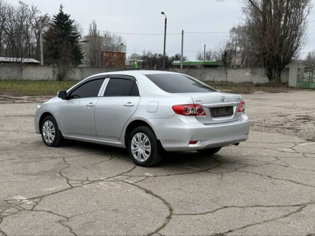 Серый Тойота Королла, объемом двигателя 1.6 л и пробегом 120 тыс. км за 9500 $, фото 5 на Automoto.ua