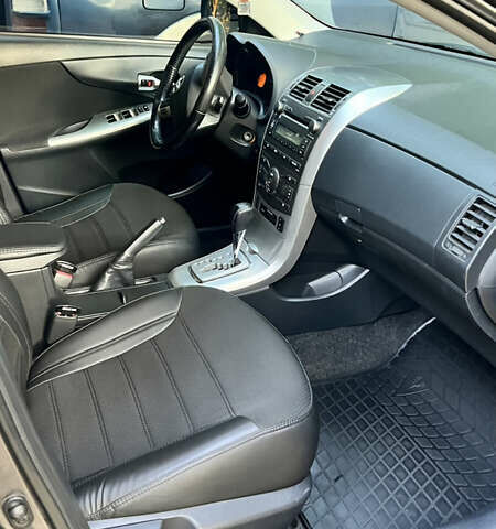 Сірий Тойота Королла, об'ємом двигуна 1.6 л та пробігом 240 тис. км за 9200 $, фото 22 на Automoto.ua