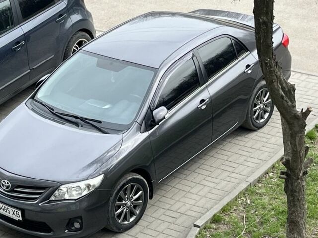 Серый Тойота Королла, объемом двигателя 1.6 л и пробегом 240 тыс. км за 9200 $, фото 1 на Automoto.ua