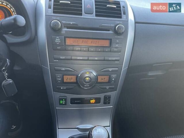 Серый Тойота Королла, объемом двигателя 1.6 л и пробегом 110 тыс. км за 11700 $, фото 17 на Automoto.ua