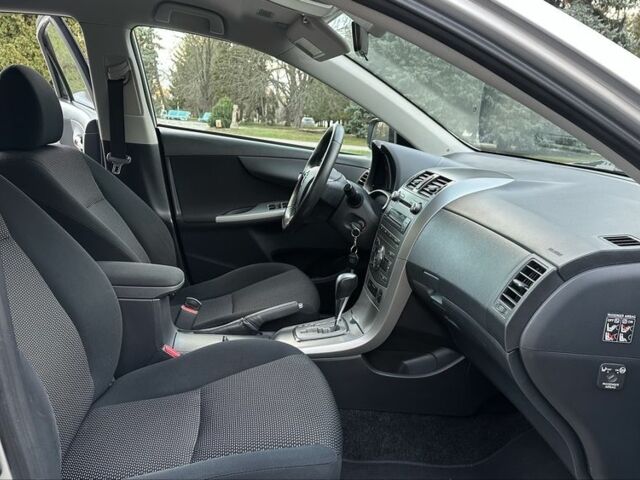 Сірий Тойота Королла, об'ємом двигуна 1.6 л та пробігом 63 тис. км за 10800 $, фото 10 на Automoto.ua