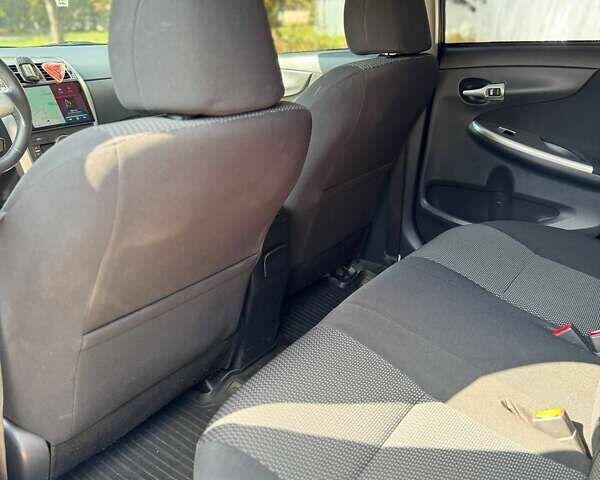 Серый Тойота Королла, объемом двигателя 1.6 л и пробегом 123 тыс. км за 10850 $, фото 13 на Automoto.ua