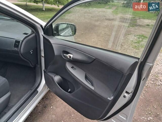 Серый Тойота Королла, объемом двигателя 1.3 л и пробегом 190 тыс. км за 7100 $, фото 2 на Automoto.ua