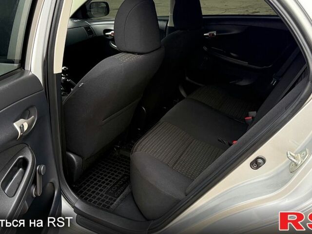 Серый Тойота Королла, объемом двигателя 1.6 л и пробегом 120 тыс. км за 9500 $, фото 9 на Automoto.ua