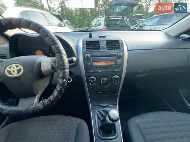Серый Тойота Королла, объемом двигателя 1.3 л и пробегом 200 тыс. км за 6299 $, фото 17 на Automoto.ua