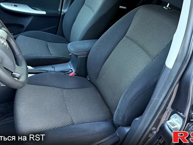 Серый Тойота Королла, объемом двигателя 1.6 л и пробегом 93 тыс. км за 9500 $, фото 3 на Automoto.ua