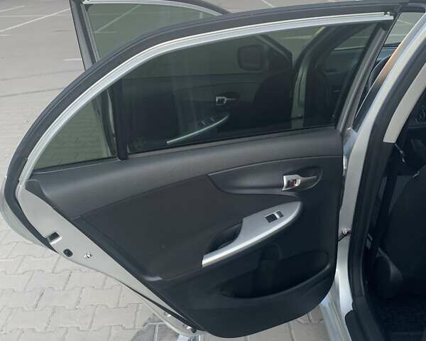 Серый Тойота Королла, объемом двигателя 1.6 л и пробегом 183 тыс. км за 8999 $, фото 10 на Automoto.ua