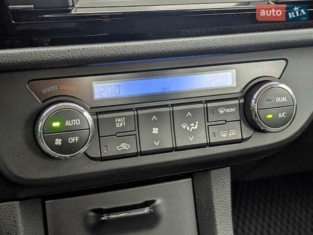 Серый Тойота Королла, объемом двигателя 1.6 л и пробегом 142 тыс. км за 12000 $, фото 24 на Automoto.ua
