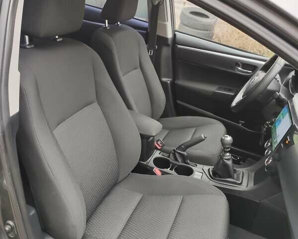 Серый Тойота Королла, объемом двигателя 1.3 л и пробегом 172 тыс. км за 9900 $, фото 13 на Automoto.ua