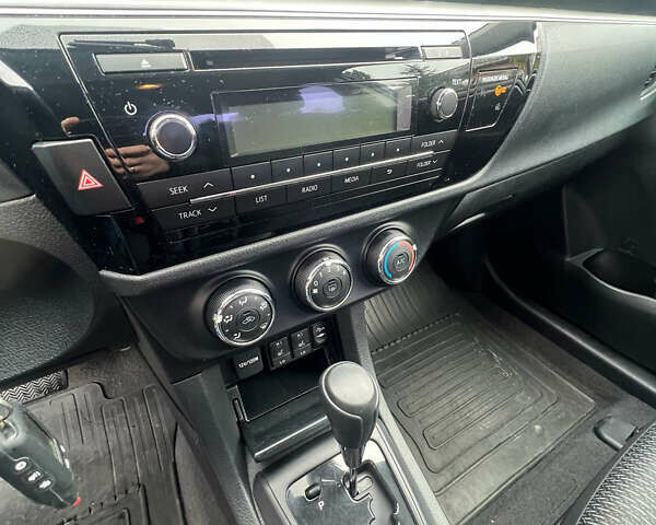 Серый Тойота Королла, объемом двигателя 1.6 л и пробегом 121 тыс. км за 12500 $, фото 9 на Automoto.ua