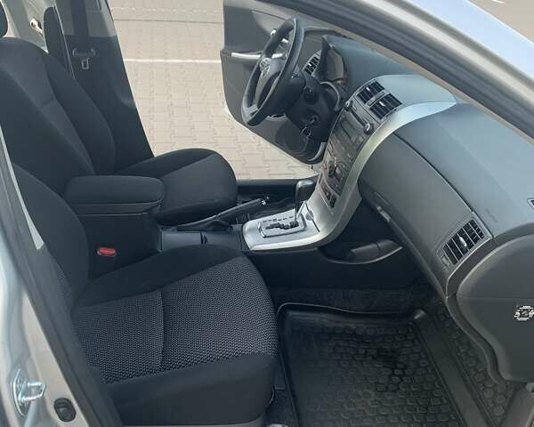 Серый Тойота Королла, объемом двигателя 1.6 л и пробегом 183 тыс. км за 8999 $, фото 13 на Automoto.ua