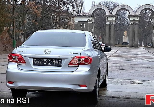 Серый Тойота Королла, объемом двигателя 13 л и пробегом 115 тыс. км за 8500 $, фото 3 на Automoto.ua