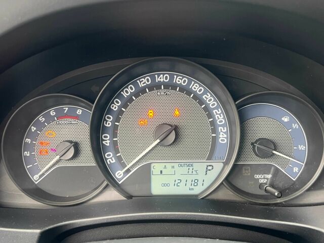 Серый Тойота Королла, объемом двигателя 1.6 л и пробегом 121 тыс. км за 12500 $, фото 9 на Automoto.ua