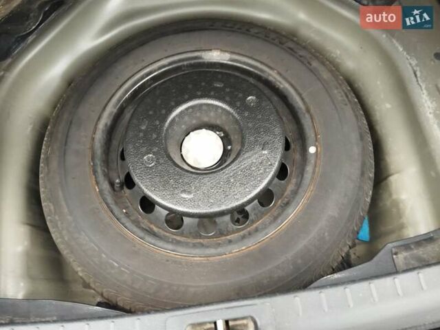 Сірий Тойота Королла, об'ємом двигуна 1.6 л та пробігом 260 тис. км за 7390 $, фото 29 на Automoto.ua