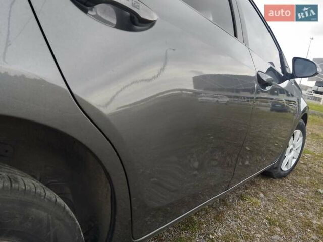 Сірий Тойота Королла, об'ємом двигуна 1.6 л та пробігом 260 тис. км за 7390 $, фото 12 на Automoto.ua