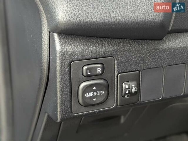 Серый Тойота Королла, объемом двигателя 1.6 л и пробегом 142 тыс. км за 12000 $, фото 16 на Automoto.ua