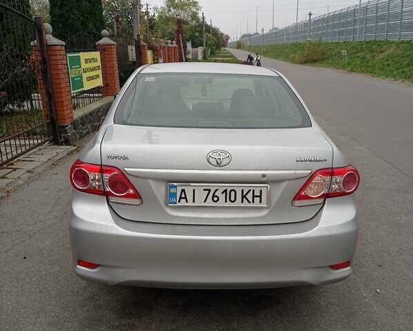 Сірий Тойота Королла, об'ємом двигуна 1.3 л та пробігом 173 тис. км за 8800 $, фото 3 на Automoto.ua