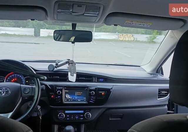Сірий Тойота Королла, об'ємом двигуна 1.6 л та пробігом 190 тис. км за 10300 $, фото 1 на Automoto.ua