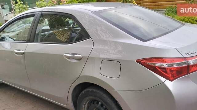 Серый Тойота Королла, объемом двигателя 1.3 л и пробегом 165 тыс. км за 9100 $, фото 5 на Automoto.ua