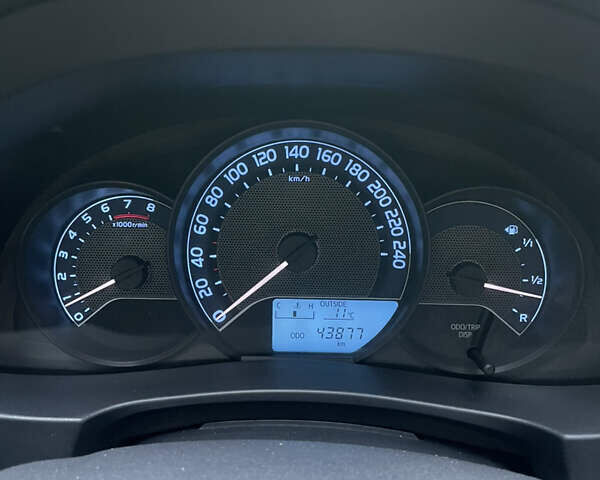 Сірий Тойота Королла, об'ємом двигуна 1.3 л та пробігом 43 тис. км за 12000 $, фото 15 на Automoto.ua