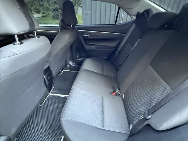 Сірий Тойота Королла, об'ємом двигуна 1.6 л та пробігом 163 тис. км за 10800 $, фото 5 на Automoto.ua