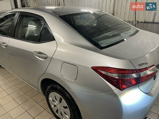 Серый Тойота Королла, объемом двигателя 1.3 л и пробегом 270 тыс. км за 7800 $, фото 4 на Automoto.ua