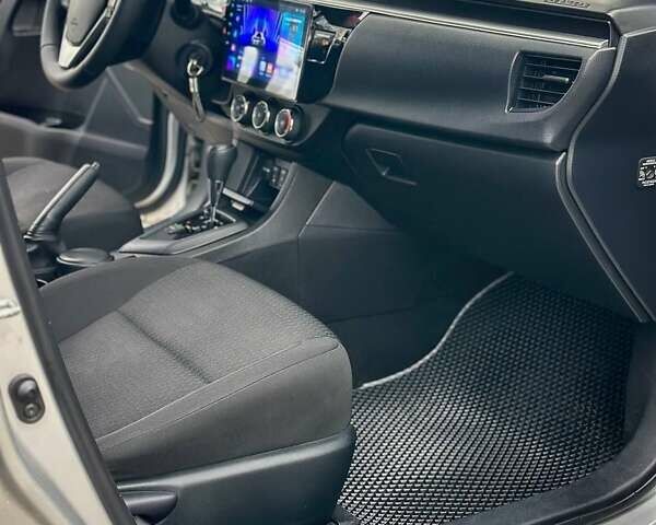 Серый Тойота Королла, объемом двигателя 1.6 л и пробегом 165 тыс. км за 11400 $, фото 41 на Automoto.ua