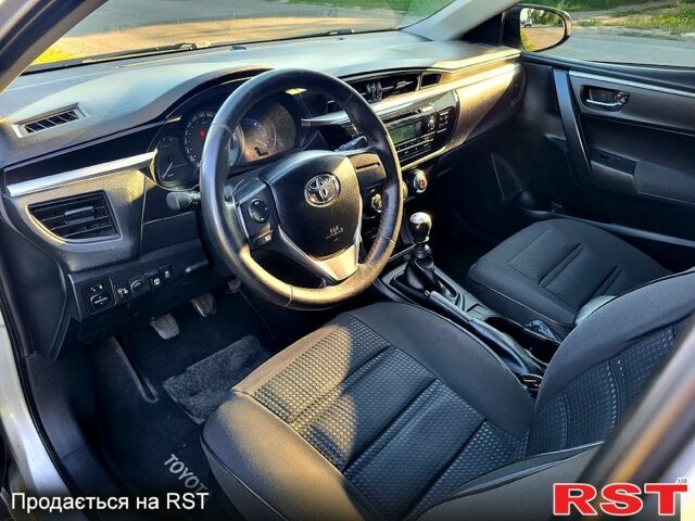Сірий Тойота Королла, об'ємом двигуна 1.6 л та пробігом 180 тис. км за 11000 $, фото 4 на Automoto.ua
