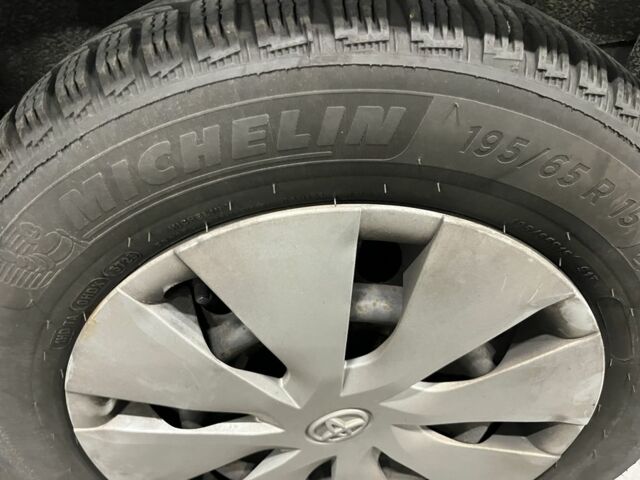 Серый Тойота Королла, объемом двигателя 1.3 л и пробегом 269 тыс. км за 7800 $, фото 12 на Automoto.ua