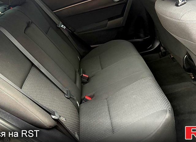 Серый Тойота Королла, объемом двигателя 1.6 л и пробегом 89 тыс. км за 12300 $, фото 10 на Automoto.ua