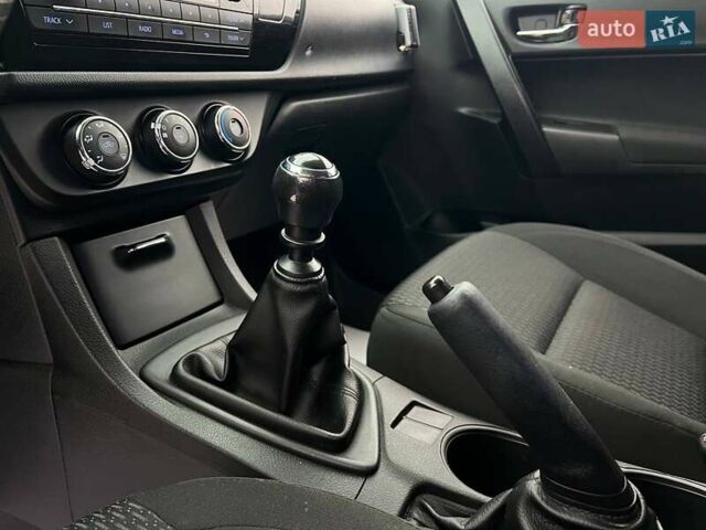 Серый Тойота Королла, объемом двигателя 1.33 л и пробегом 135 тыс. км за 9999 $, фото 14 на Automoto.ua