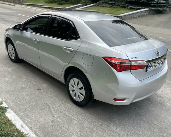 Серый Тойота Королла, объемом двигателя 1.33 л и пробегом 44 тыс. км за 12000 $, фото 5 на Automoto.ua