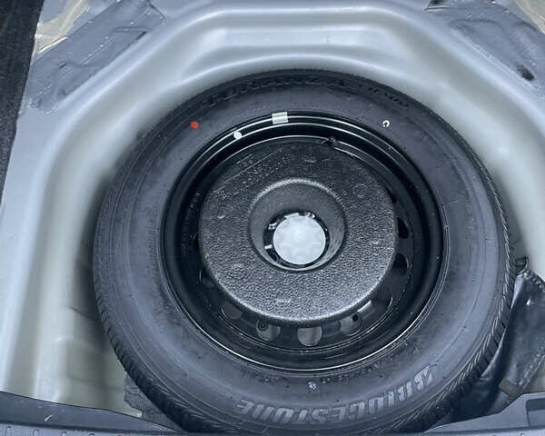 Сірий Тойота Королла, об'ємом двигуна 1.3 л та пробігом 43 тис. км за 12000 $, фото 10 на Automoto.ua