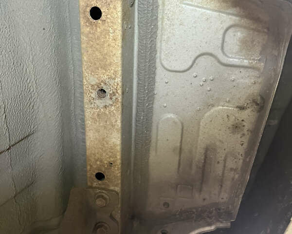 Серый Тойота Королла, объемом двигателя 1.3 л и пробегом 270 тыс. км за 7800 $, фото 17 на Automoto.ua