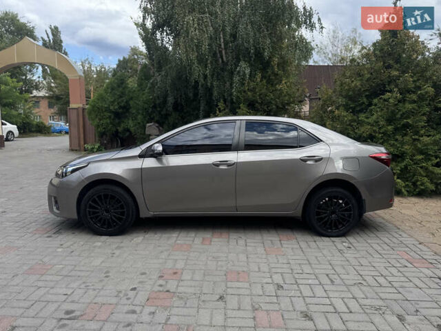 Сірий Тойота Королла, об'ємом двигуна 1.6 л та пробігом 157 тис. км за 11000 $, фото 2 на Automoto.ua
