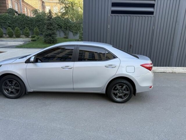 Сірий Тойота Королла, об'ємом двигуна 1.6 л та пробігом 163 тис. км за 10800 $, фото 2 на Automoto.ua