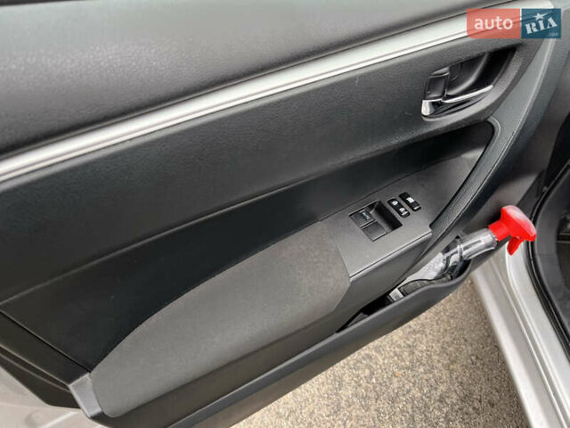 Серый Тойота Королла, объемом двигателя 1.3 л и пробегом 270 тыс. км за 7800 $, фото 9 на Automoto.ua