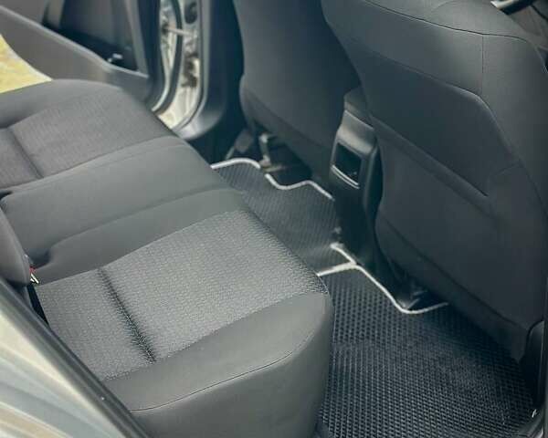 Серый Тойота Королла, объемом двигателя 1.6 л и пробегом 165 тыс. км за 11400 $, фото 24 на Automoto.ua