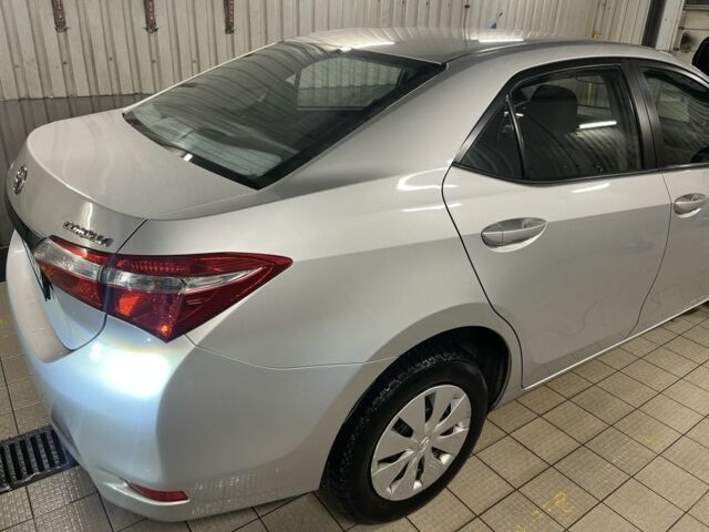 Серый Тойота Королла, объемом двигателя 1.3 л и пробегом 269 тыс. км за 7800 $, фото 3 на Automoto.ua