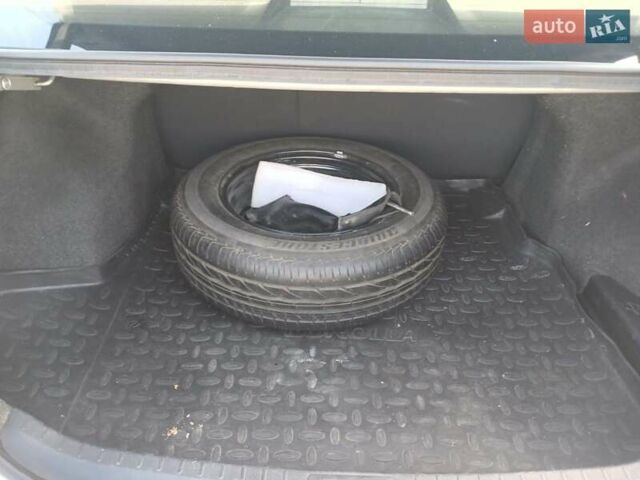 Серый Тойота Королла, объемом двигателя 1.33 л и пробегом 83 тыс. км за 10500 $, фото 6 на Automoto.ua