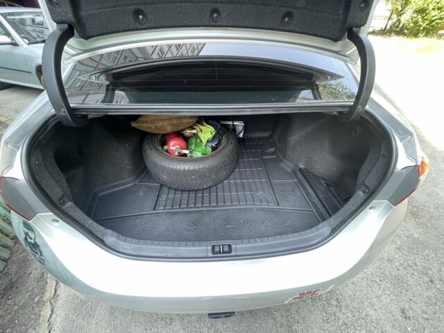 Сірий Тойота Королла, об'ємом двигуна 1.6 л та пробігом 159 тис. км за 10950 $, фото 14 на Automoto.ua