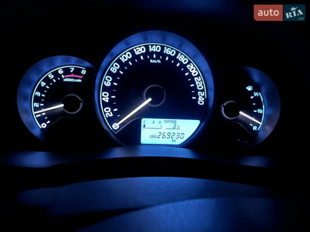 Серый Тойота Королла, объемом двигателя 1.3 л и пробегом 270 тыс. км за 7800 $, фото 5 на Automoto.ua
