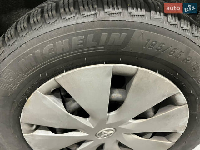 Серый Тойота Королла, объемом двигателя 1.3 л и пробегом 270 тыс. км за 7800 $, фото 12 на Automoto.ua