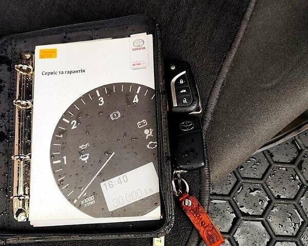 Серый Тойота Королла, объемом двигателя 1.6 л и пробегом 196 тыс. км за 11500 $, фото 9 на Automoto.ua