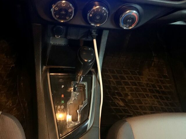 Серый Тойота Королла, объемом двигателя 1.8 л и пробегом 100 тыс. км за 10200 $, фото 5 на Automoto.ua