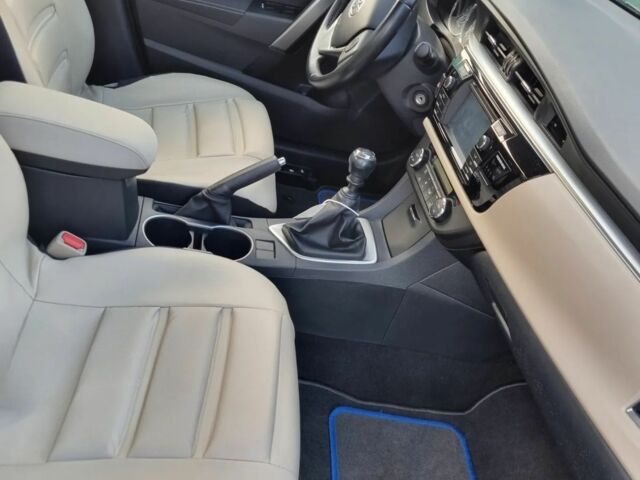 Сірий Тойота Королла, об'ємом двигуна 1.6 л та пробігом 75 тис. км за 8000 $, фото 11 на Automoto.ua